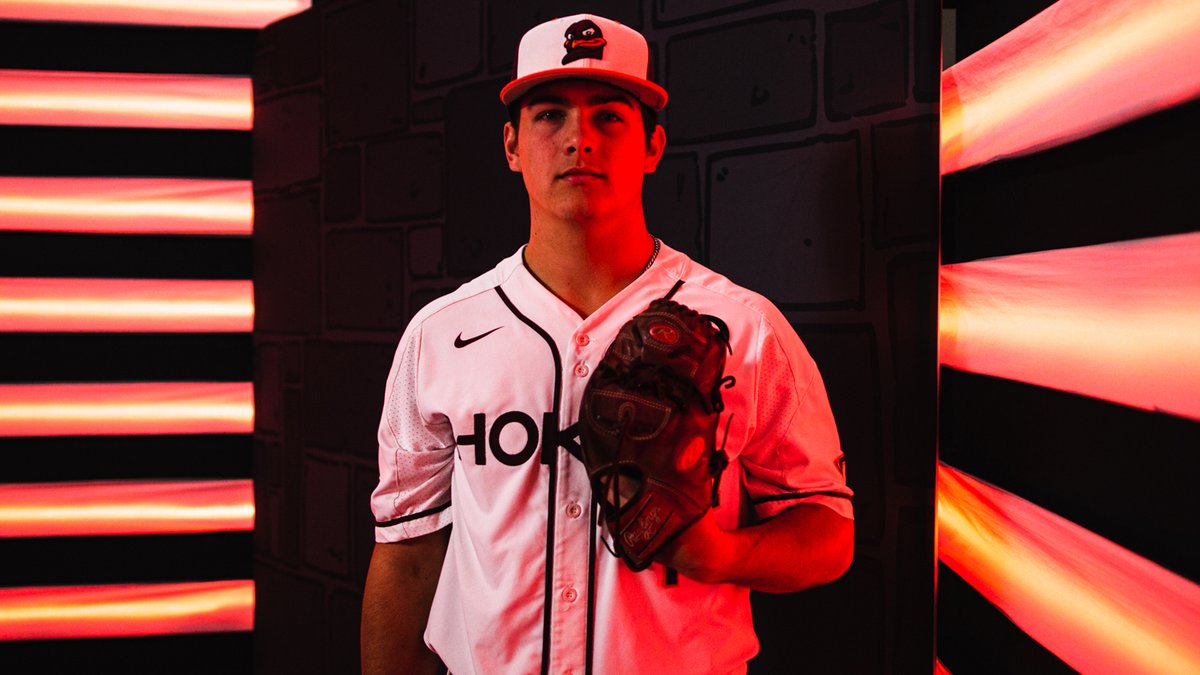HokiesBaseball's tweet photo. 𝙔𝙤𝙪'𝙫𝙚 𝙜𝙤𝙩 𝙩𝙝𝙚 𝙗𝙖𝙡𝙡, 𝙠𝙞𝙙.

True freshman 𝘿𝙧𝙪𝙚 𝙃𝙖𝙘𝙠𝙚𝙣𝙗𝙚𝙧𝙜 will debut as Tech's Sunday starter against UNC Asheville.

#Hokies 🦃⚾️ https://t.co/KfnLAXOcOB