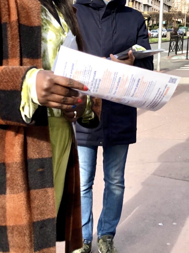 ModemCourbevoie's tweet photo. #AvecVous et #PourVous #ChaqueJour !
Ce matin à #Courbevoie, de beaux échanges avec les habitants pour rappeler le bilan du Président de la République, du gouvernement et de toute la #MajoritePresidentielle et évoquer les priorités pour un second quinquennat. https://t.co/p2nNjmLMjU
