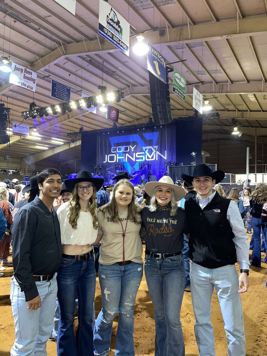 I hope going to these concerts becomes a more frequent thing!

Also, Sarah made me take a picture on each side and I forgot which side is her favorite, so I’ll just post both and hope that’s okay.

#codyjohnson #eastoncorbin #ianmunsick