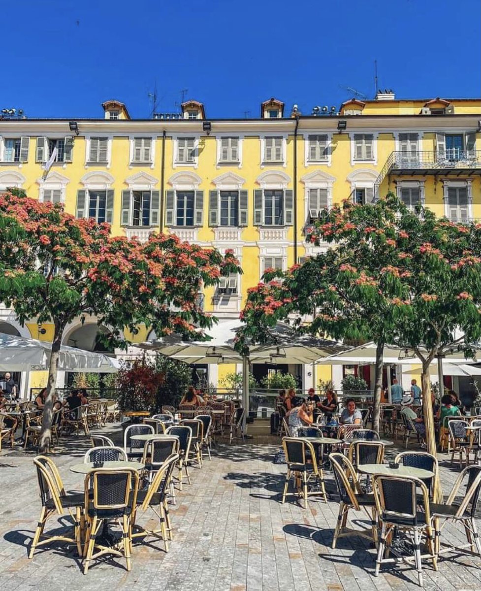 Ce matin sur la magnifique Place Garibaldi à Nice pour rencontrer les adhérents du #MEI 
#Waechter2022