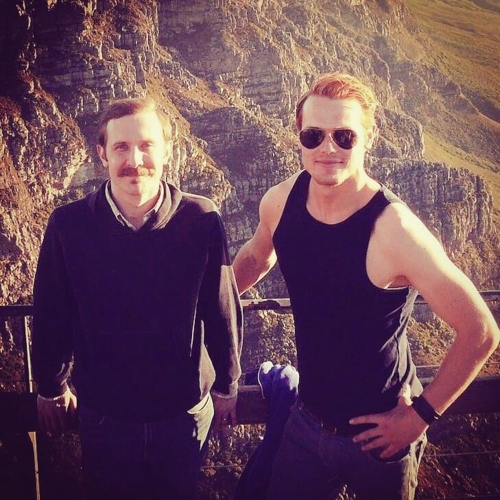 MihaelaBoldea's tweet photo. Sam Heughan with his friend Tim Downey.  -  from Sandy Salazar @sandyrizos_27 Amanda Forsyth @smallyskis #SamHeughan #timdowney https://t.co/fkpMRcpPA7