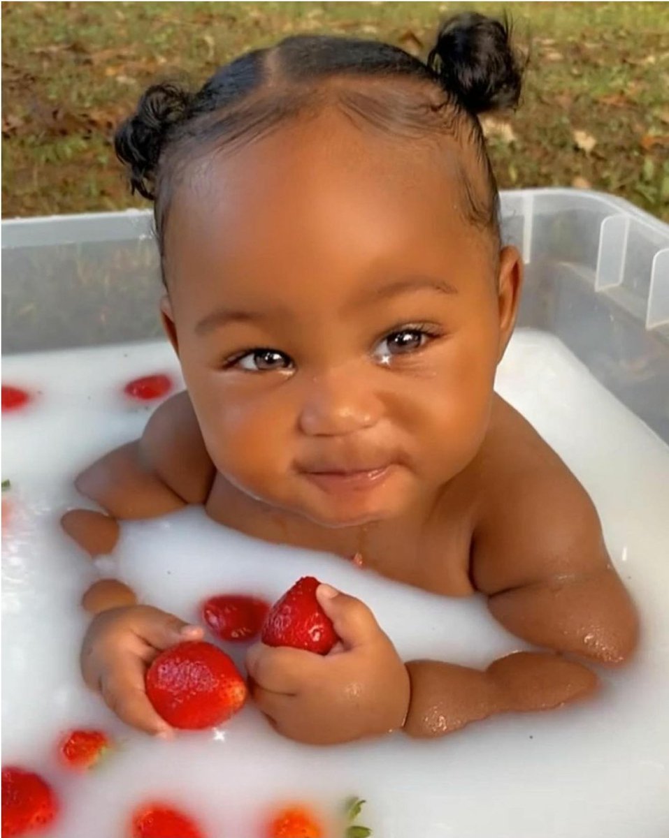 Lilblackbabies's tweet photo. 🍓🍓🍓

(Via _chanellashae on IG) https://t.co/Uj8uasE6VR