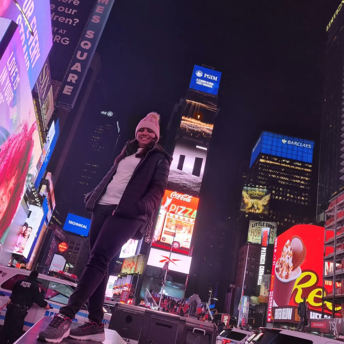 sveznna's tweet photo. I feel New York is too crazy for me, especially when you go to Times Square. https://t.co/j3jxRHDy5Q
