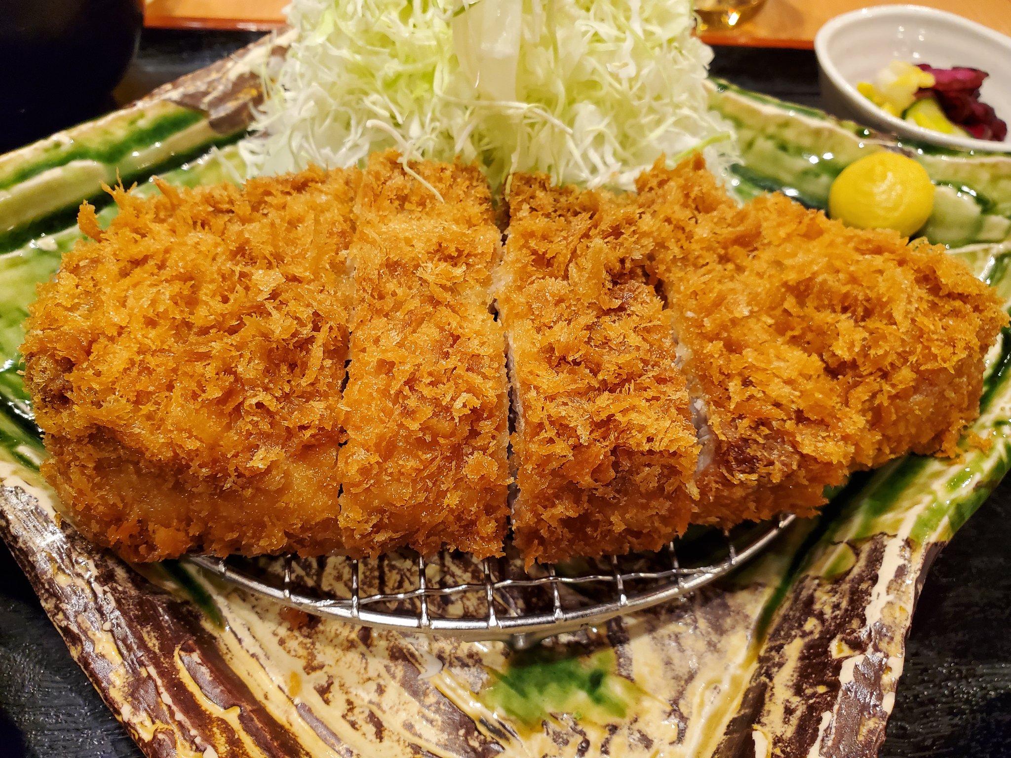 関節リウマチ闘病中 何年かぶりに 花むら のロースカツ定食食べた ちゃんとしたとんかつ久しぶりだからめっちゃ 旨かったぜ とんかつ とんかつ花むら 場所 とんかつ専門店 花むら Hanamura T Co Clr1sf10my Twitter