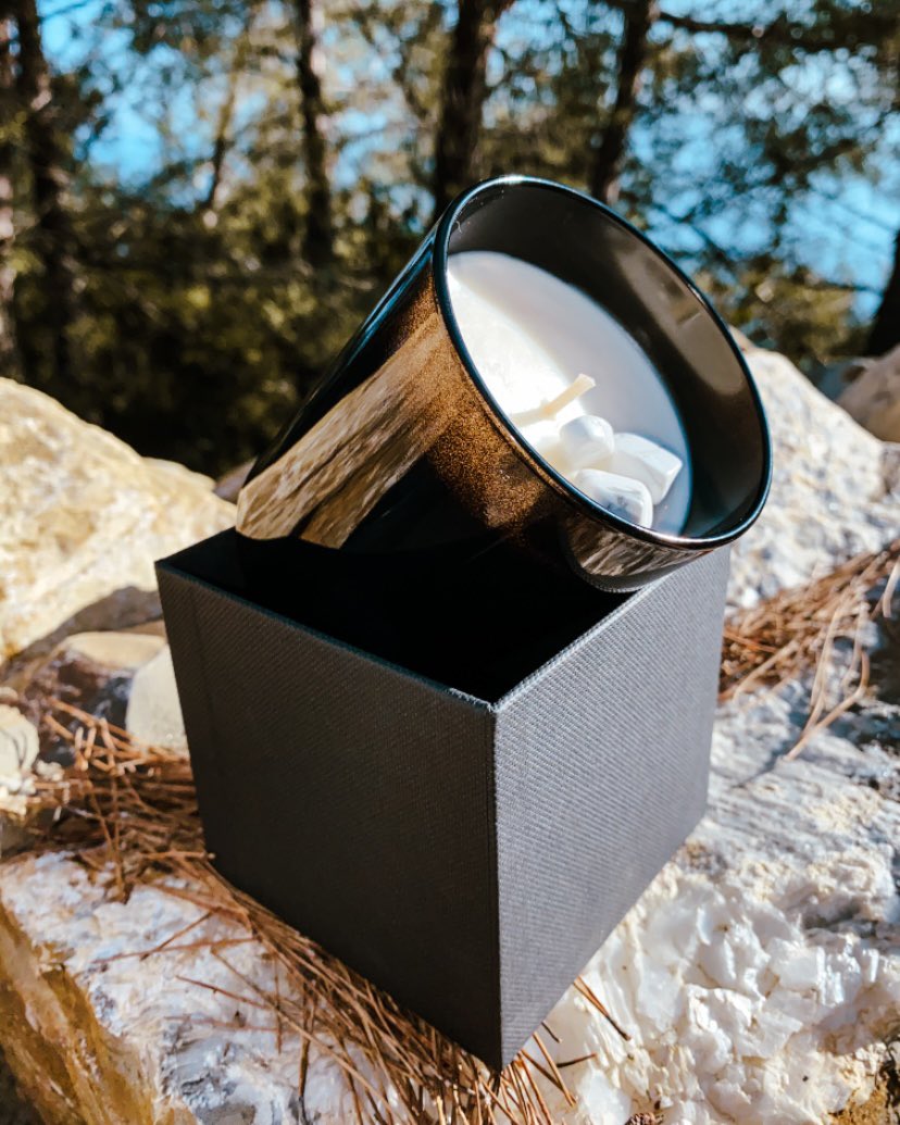 luciscandle's tweet photo. #REGALO MEMORABILE.

30CL LOTTI CANDLE.

Finitura esterna nera lucida, questo bicchiere "stile whisky" è tra i bicchieri per candele più popolari in uso oggi.

#Candela profumata in cera di #soia ROCK SALT &amp; DRIFTWOOD. https://t.co/OdDpAttehq