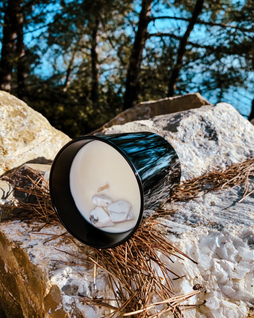 luciscandle's tweet photo. #REGALO MEMORABILE.

30CL LOTTI CANDLE.

Finitura esterna nera lucida, questo bicchiere "stile whisky" è tra i bicchieri per candele più popolari in uso oggi.

#Candela profumata in cera di #soia ROCK SALT &amp; DRIFTWOOD. https://t.co/OdDpAttehq