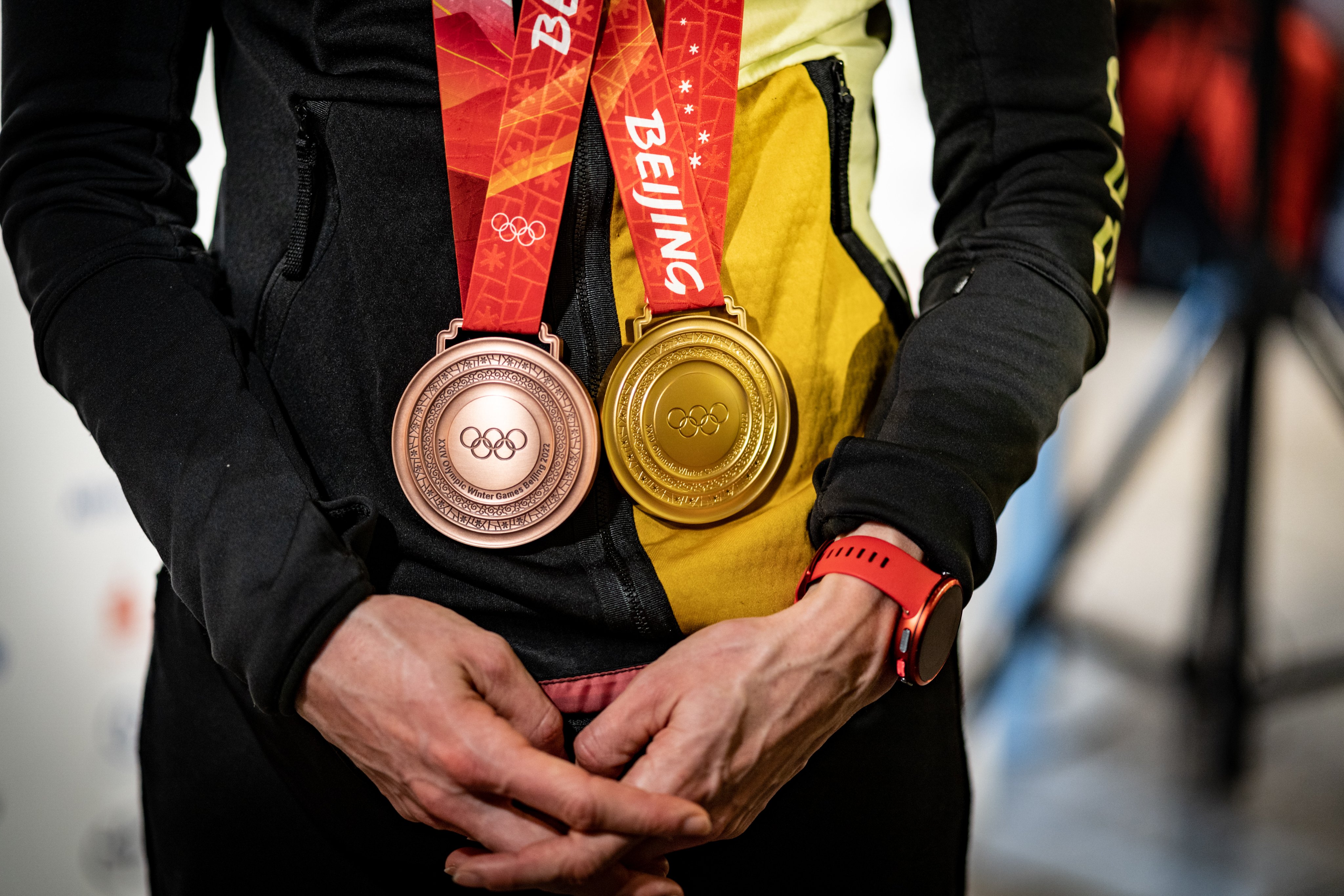 Nancy #Faeser hat heute deutsche Olympionikinnen & Olympioniken am Frankfurter Flughafen empfangen: „Sie haben das Beste aus sich herausgeholt, haben gekämpft & großartige Leistungen gezeigt. Ich bin wirklich stolz auf unser #TeamD & die vielen Medaillen.“ #Beijing2022 #Olympia