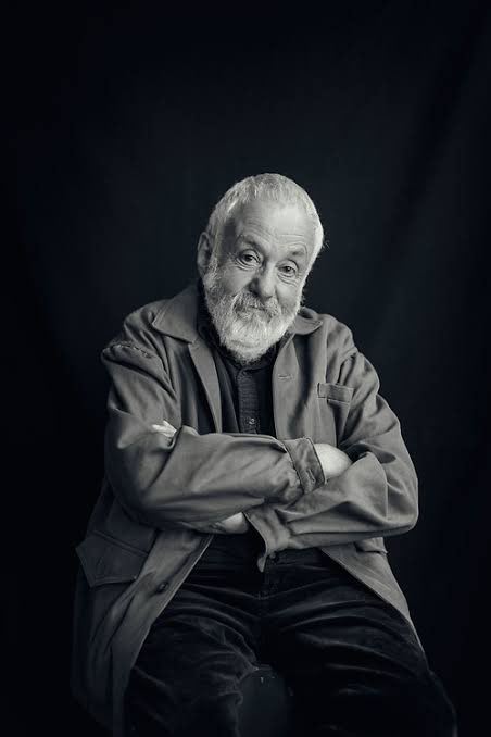 Happy birthday to the great Mike Leigh! My favorite films by Leigh so far are Secrets & lies and Another year. 