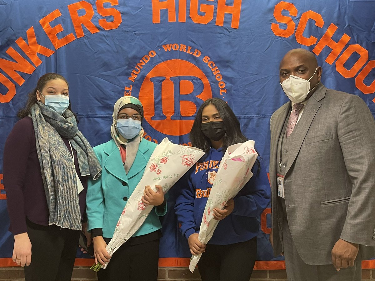 Valedictorian and Salutatorian of YMHS Class of 2021-22 - Sara Ranginwala (Val.) and Carolin Pulickal (Sal.)