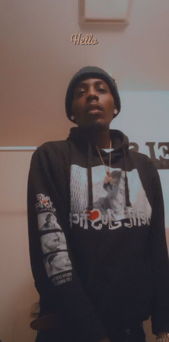 Chip on my shoulder this year 🤍 https://t.co/xcm8RM7P5U<a href="/tag/newprofilepic"class="tags"><span>#newprofilepic</span></a>