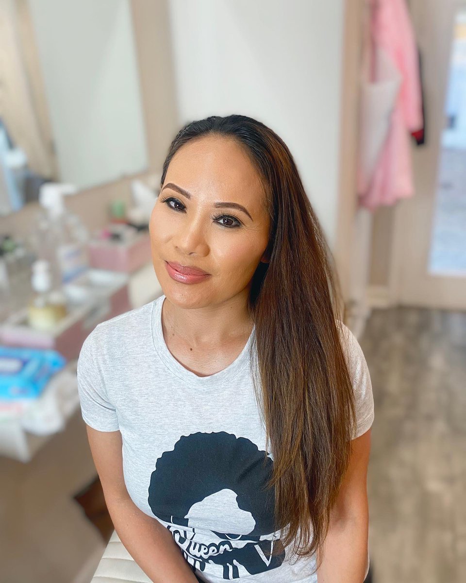 Doll_baby93's tweet photo. Happy client , Happy Artist! This beauty asked for a "natural soft look" #enhancedBeauty #SymonBeats 🔥❤️ #makeuplooks #makeupisart https://t.co/y4MpKGjfyY