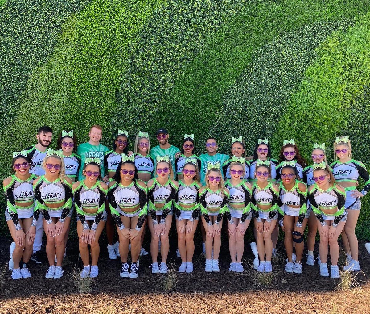 LegacyXtreme's tweet photo. BOOMSLANGS about to bring it on Day✌🏼you won’t want to miss this! Tune in to VarsityTV today at 3:56p Hall B5! GOOD LUCK AND LOTS OF #LEGACYLOVE 💚💥 @lxboomslang https://t.co/oFs5S7bhq8