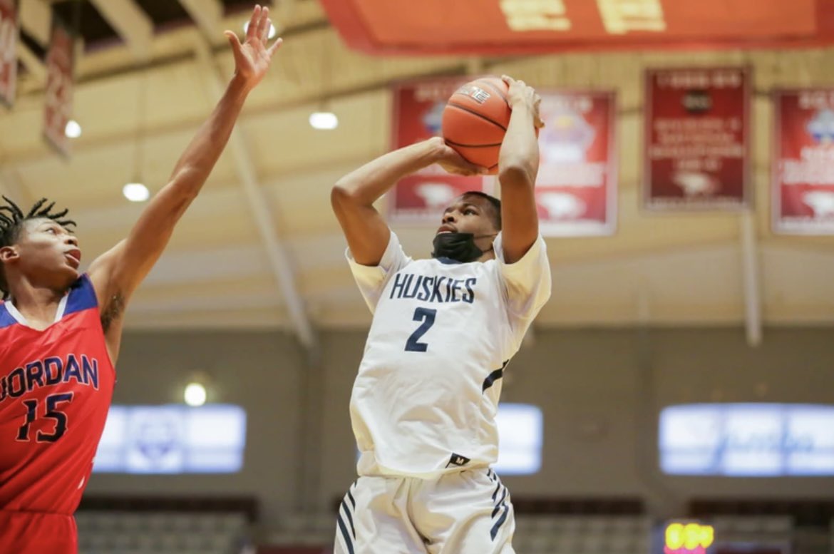 JustinByerly's tweet photo. Scorers : Unsigned Seniors in North Carolina

Story : https://t.co/frROnHIDV4

Photo : Heritage HS @fhs_panther @WestMens @HHSHuskyHoops @KMHSHoops https://t.co/JznV14UuNa