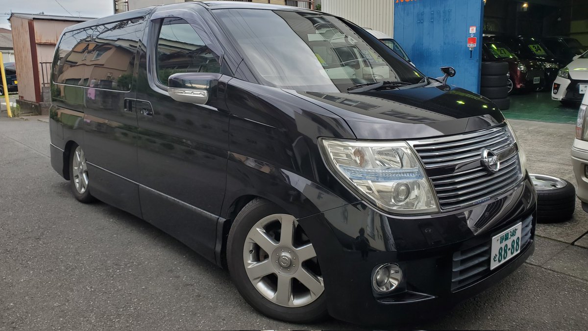 yarakasi_0008's tweet photo. エルグランドハイウェイスター誰か欲しい方。
令和5年1月まで車検あります。
全込30万。
車高調、ツインモニター化、スマートキー2個、後期グリル、LEDフォグ等

 #車売ります https://t.co/uKDXfoyMTc