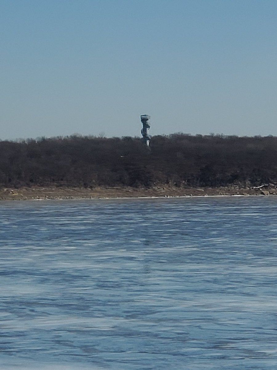 DeniseWhitlatch's tweet photo. Going over Lake Red Rock and looks like thin ice. Going to be 60° today hot damn then a potential winter storm Tuesday!! #onlyiniowa #waitfiveminutesitwillchange 🙂🌝☀️☀️ @EdWilsonWX13HD @JSydejkoKCCI @GWatsabaugh https://t.co/oFoHIQPFxH