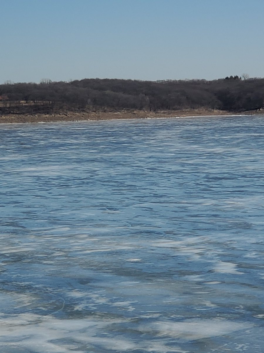 DeniseWhitlatch's tweet photo. Going over Lake Red Rock and looks like thin ice. Going to be 60° today hot damn then a potential winter storm Tuesday!! #onlyiniowa #waitfiveminutesitwillchange 🙂🌝☀️☀️ @EdWilsonWX13HD @JSydejkoKCCI @GWatsabaugh https://t.co/oFoHIQPFxH