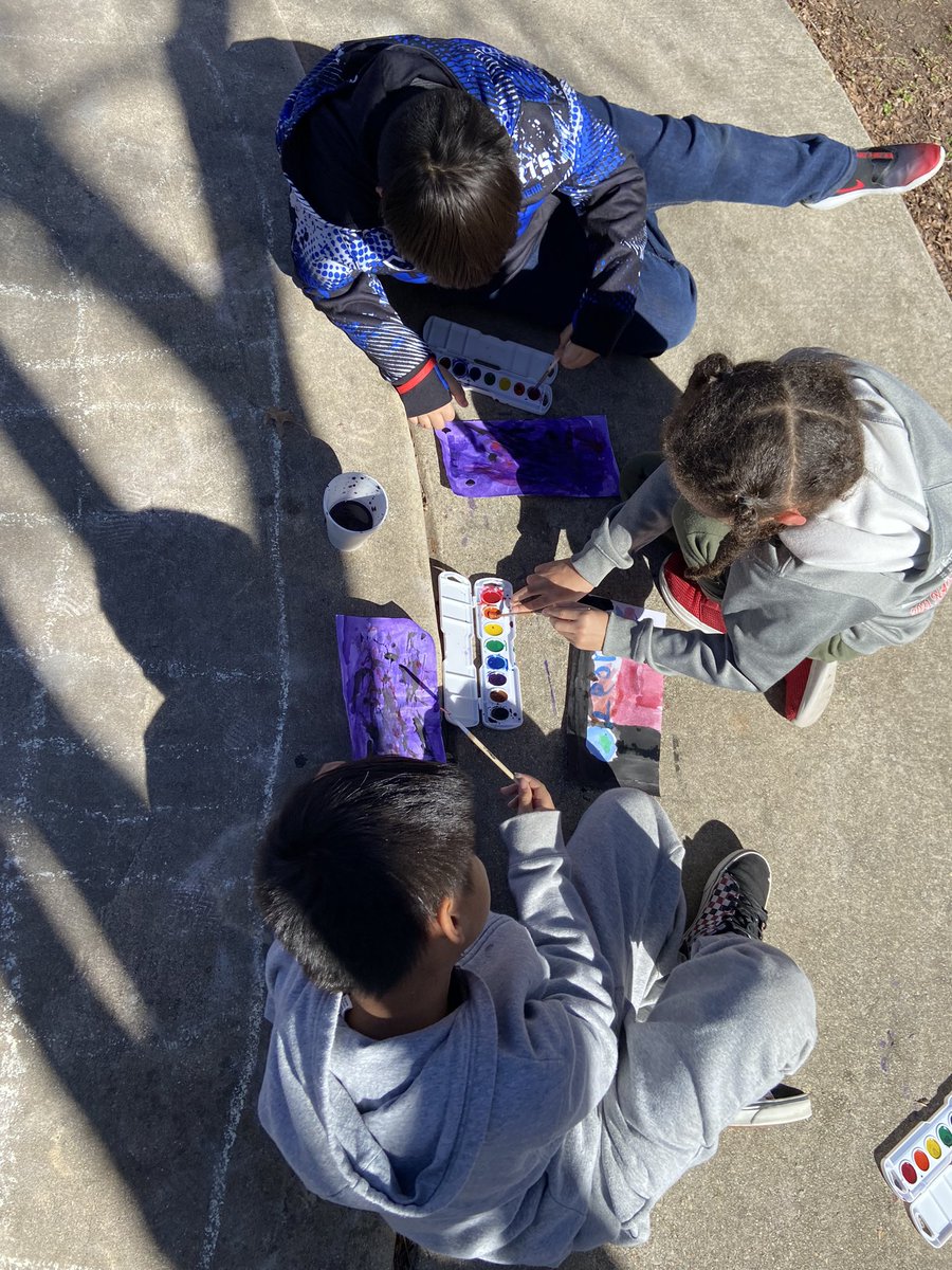 MsFernandez14's tweet photo. Our students loved their PBIS paint day reward! So great to see their creativity on a Friday afternoon ☀️🎨🖌👩‍🎨👨‍🎨 @HaleighVera @NISDMichael #pbis #nisd https://t.co/cuvjdTFevC