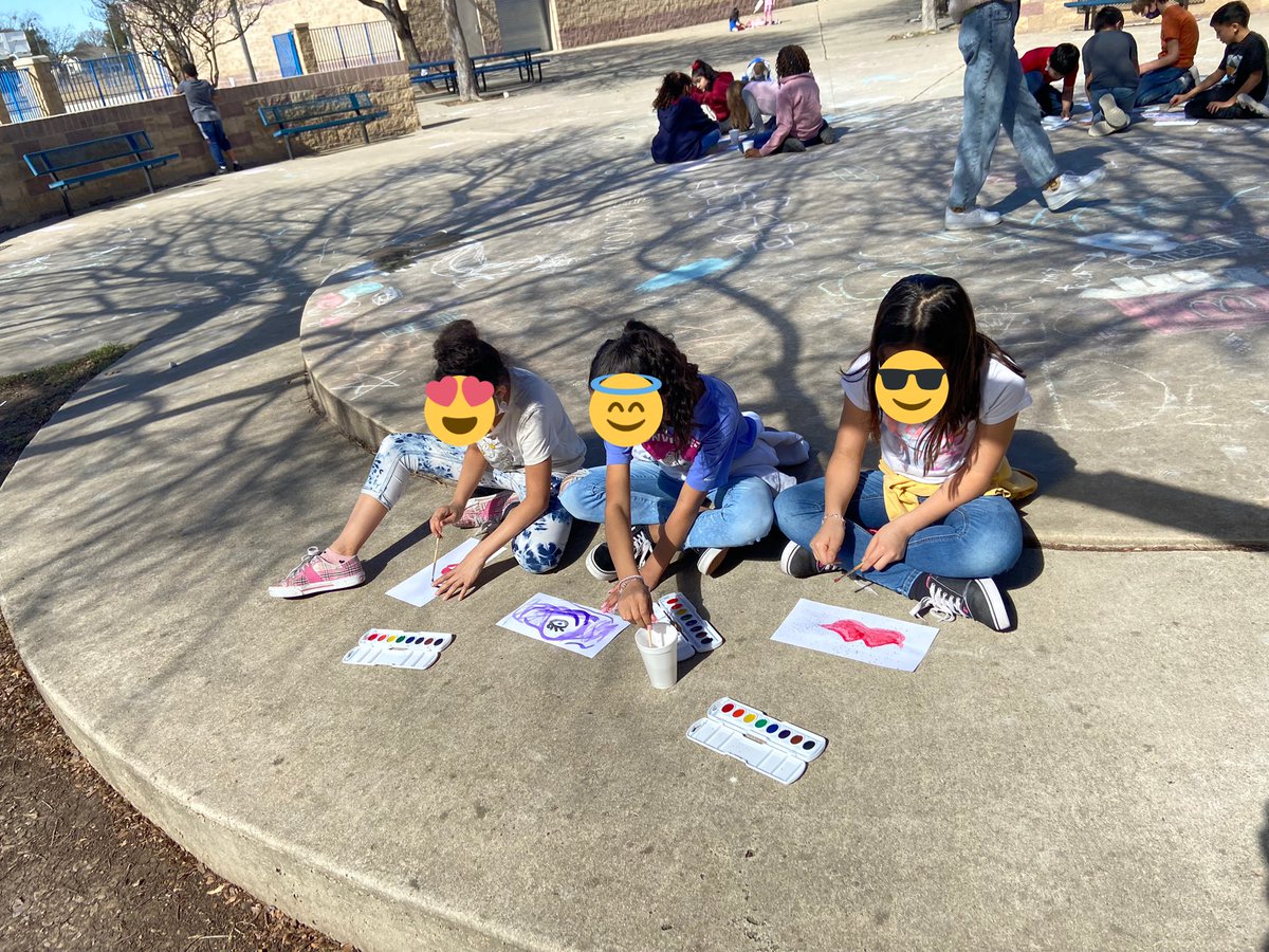 MsFernandez14's tweet photo. Our students loved their PBIS paint day reward! So great to see their creativity on a Friday afternoon ☀️🎨🖌👩‍🎨👨‍🎨 @HaleighVera @NISDMichael #pbis #nisd https://t.co/cuvjdTFevC