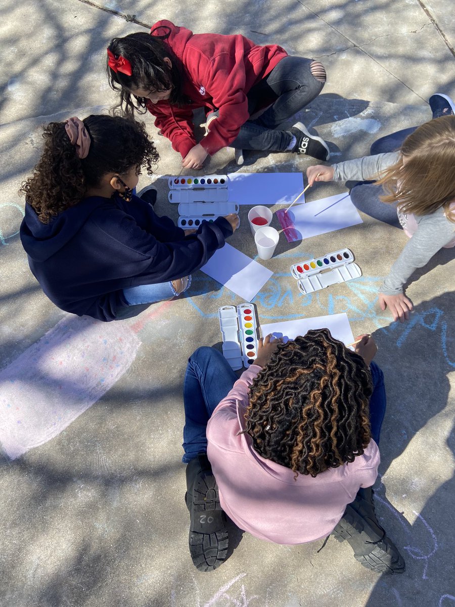 MsFernandez14's tweet photo. Our students loved their PBIS paint day reward! So great to see their creativity on a Friday afternoon ☀️🎨🖌👩‍🎨👨‍🎨 @HaleighVera @NISDMichael #pbis #nisd https://t.co/cuvjdTFevC