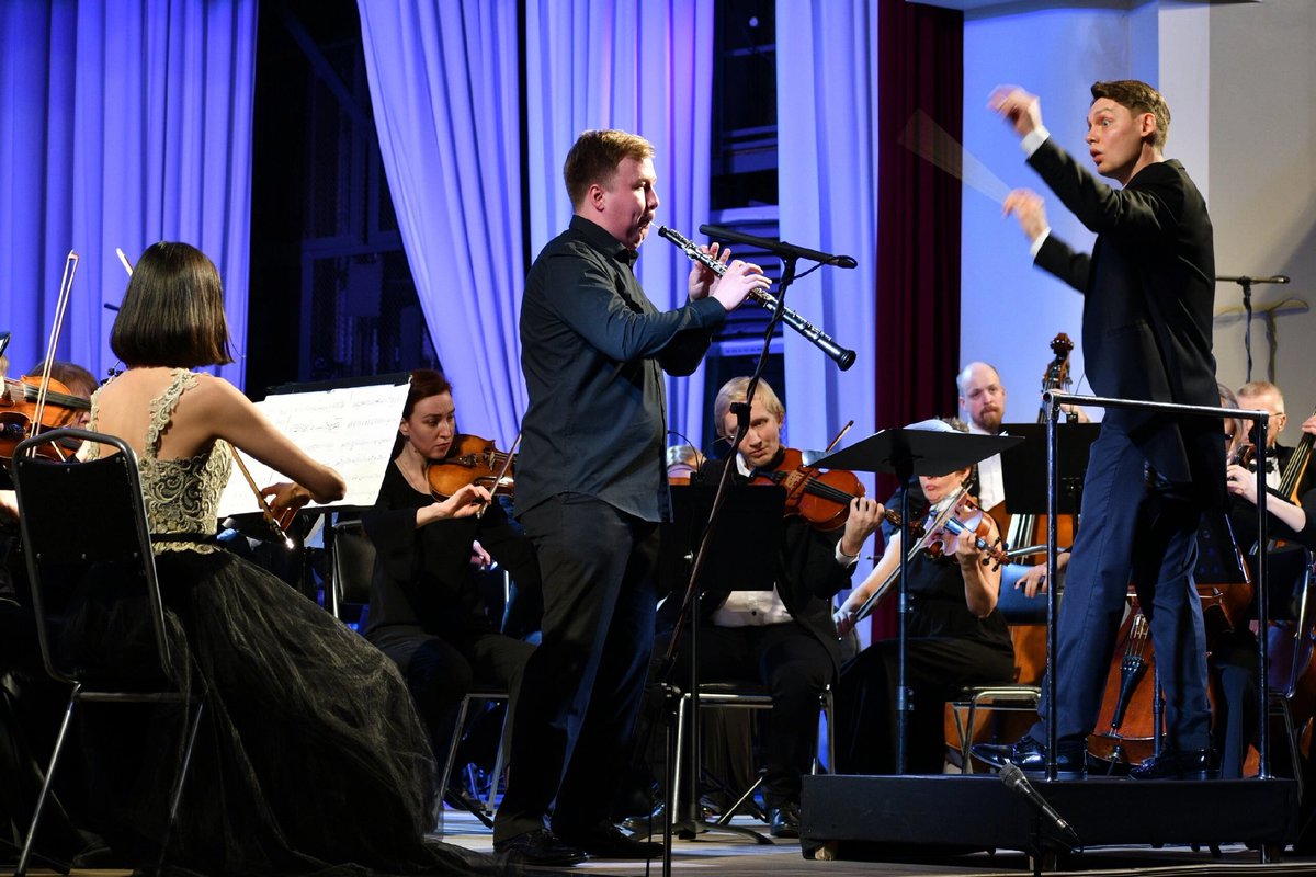 В Концертном зале прошла программа SYMPHONY NEO. Исполнители: ТФСО, Тульский государственный хор. Солисты: ведущие артисты ТФСО. 
Дирижёры – Владислав Белоусов, Роман Абрамов