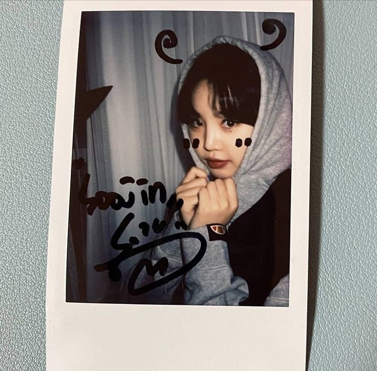 archivesoojin's tweet photo. it's like a polaroid love... https://t.co/7Dz69PM6JU