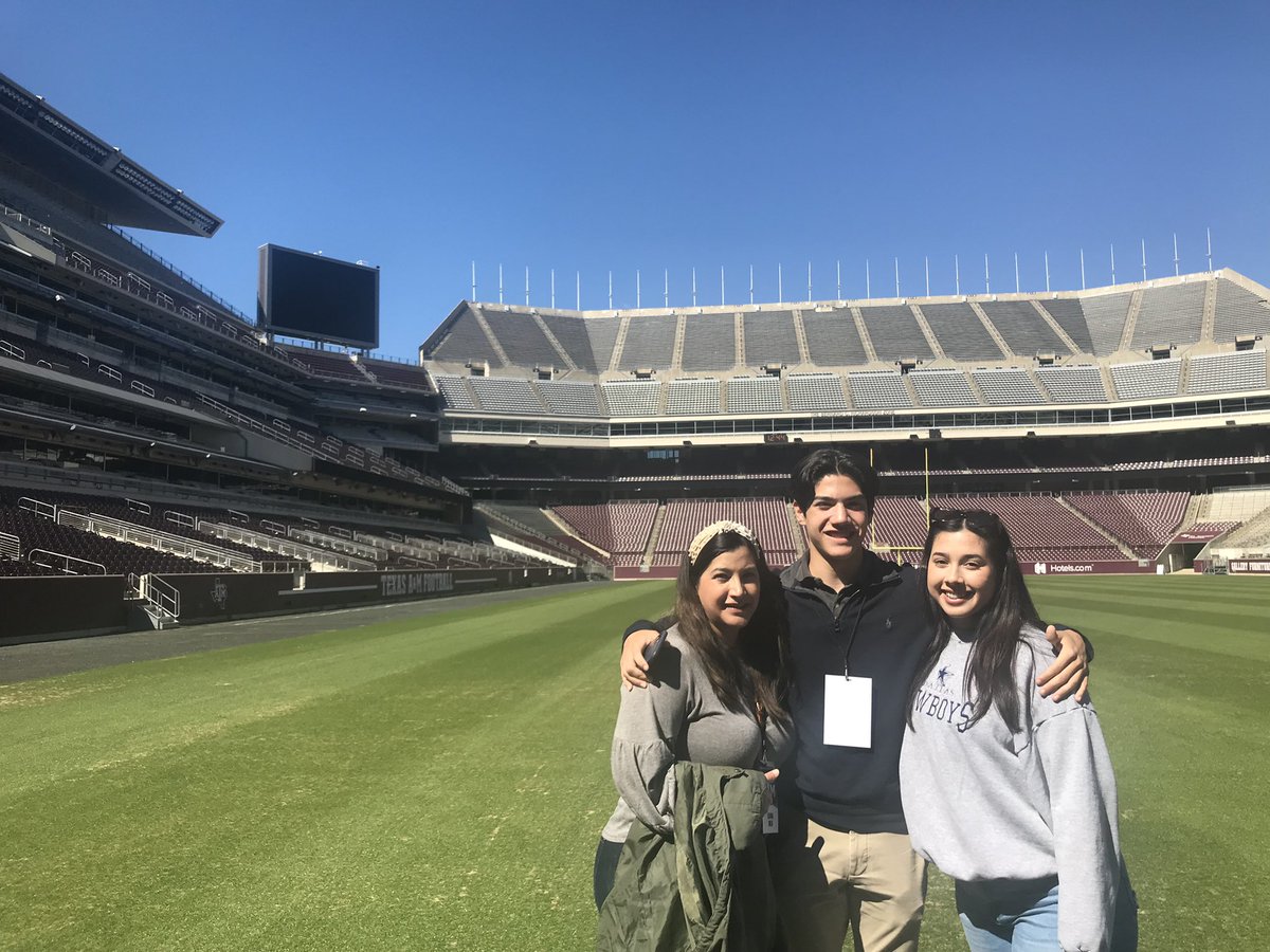 Thank you @aggietfxc for having me out yesterday had a great unofficial vist. @CoachM_TAMU #GigEm #trackandfield