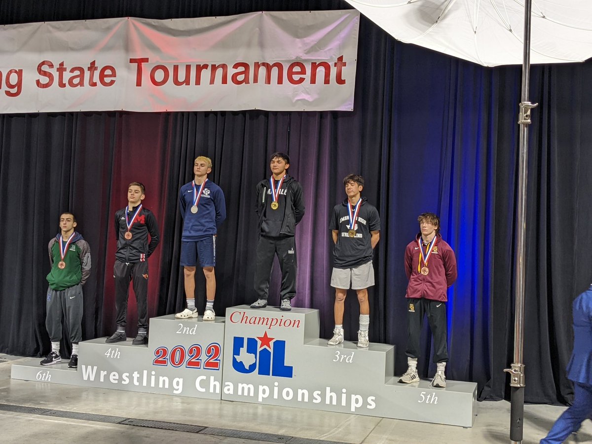 DSHS_Wrestling's tweet photo. The boys tied a program-best 3 on the podium and finished up 9th at the state championships 👏🎉💪
4th Grant Clarno 220
5th Hagen Shipley 126
5th Alec Rill 195 https://t.co/MXxkm2qBvz