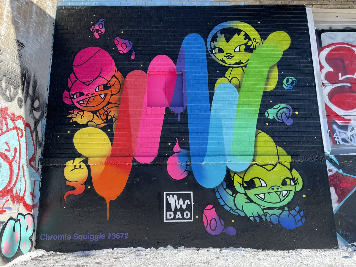 2ripsgawd's tweet photo. GM from the #SquiggleMural at #ETHDenver what a trip, ⛓frens 💚 Denver⛓ @squiggleDAO x @frensHouse x @artblocks_io https://t.co/BMxg0XGcf9