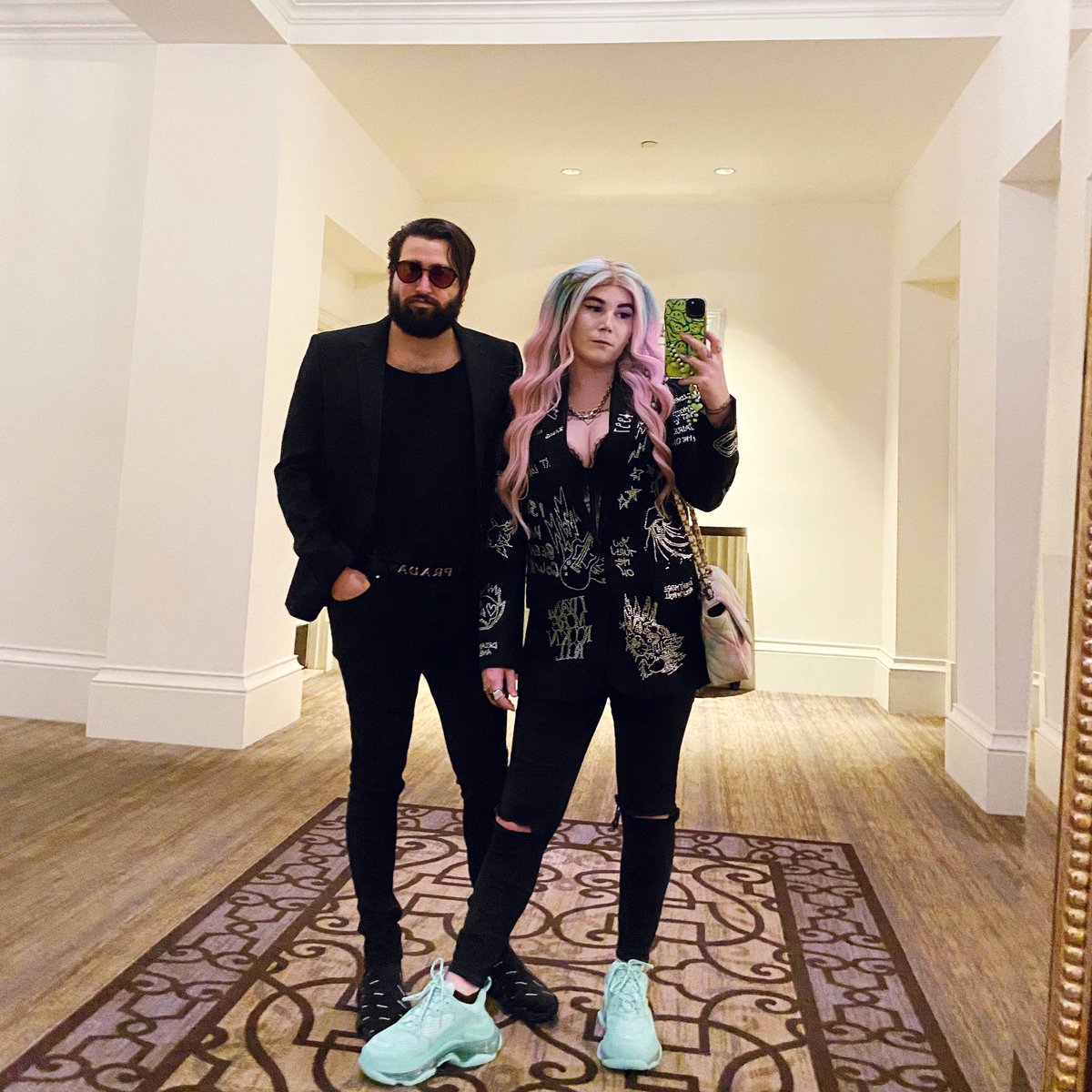 ReadytoglareYT's tweet photo. 💅🏻 https://t.co/hxyrDyhe4w