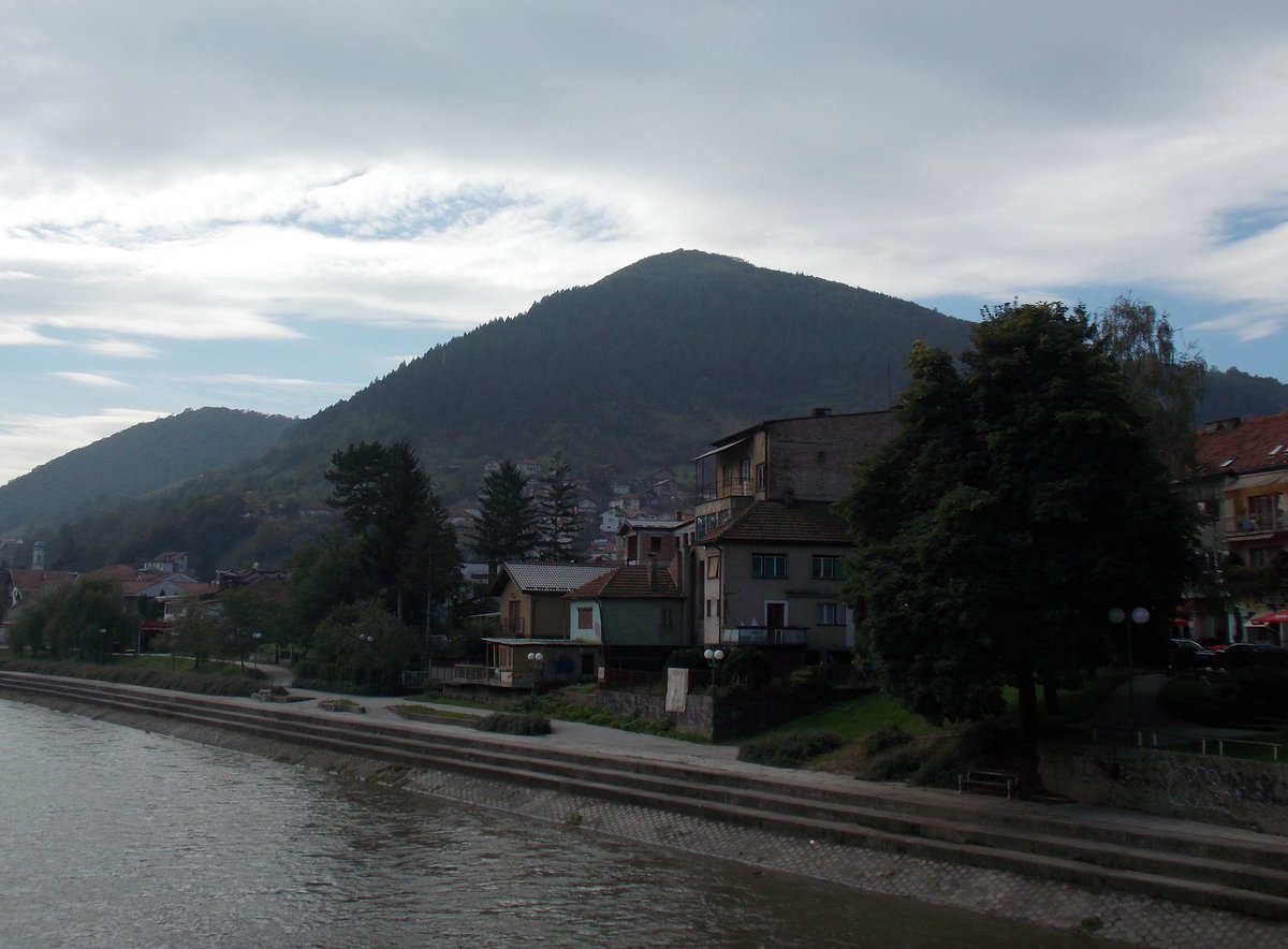 Wir haben die Pyramiden besucht. In Bosnien. Und du kannst daraus was machen.

Der <a href="/DerBuddler/">DerBuddler@bsky.social</a> und ich haben da was für Medienmenschen - und solche die es werden wollen!

#Bosnia #Pyramiden

bartocast.de/?p=729