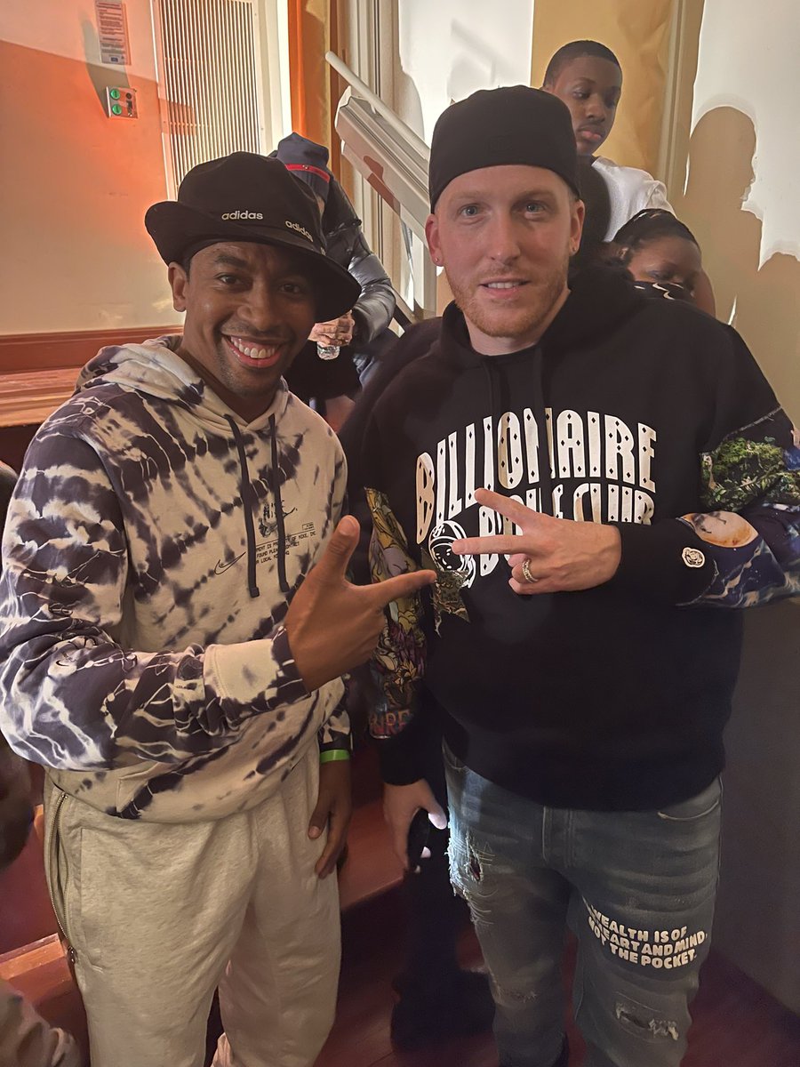 D8Robert's tweet photo. Had a great time performing for the @Showcaseking Independent Artist showcase. Also got to meet @SoDrewski of @HOT97. ๐๐ฏ #DrDrewski #ShowcaseKing #RobertTaylorJr #Entertainer #HipHop #RandB #DanceHall #Fuel #Musician #FourteenthShowcase #IndependentArtist #MoreThanMeetsTheEye https://t.co/rlbZMyJfcs