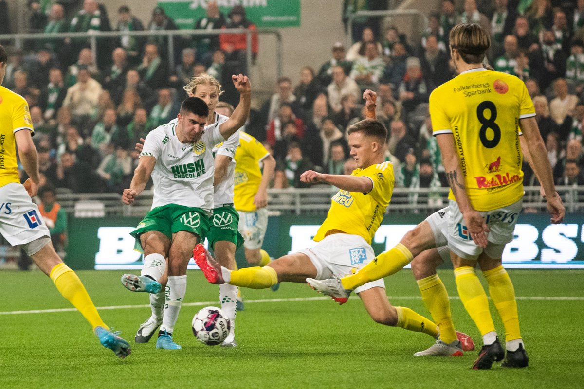hammarbyfotboll's tweet photo. Fler bilder från årets första tävlingstrekvart.
#HIFFFF | 2-0 | #Bajen https://t.co/dRuyvRxHkz