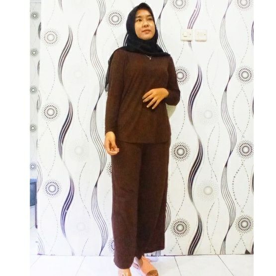 AwakKOSEM's tweet photo. Cek YOONION SETELAN SET KULOT DAN KAOS dengan harga Rp54.000. Dapatkan di Shopee sekarang! https://t.co/QcI7VZ6xD8 https://t.co/IVUDdlzJdn