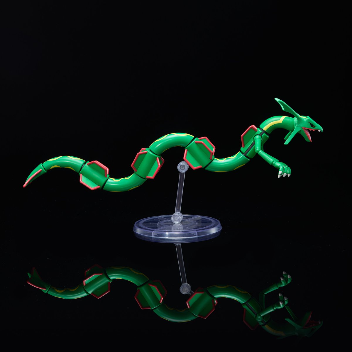 pokejungle's tweet photo. We're happy to share pictures of @Jazwares' upcoming Select 6" Articulated Figure of Rayquaza! Fans in the US will be able to purchase it at Target stores soon, with it becoming available to buy at GameStop or Amazon in May. What do you think?! https://t.co/Fz6UXpnsNi