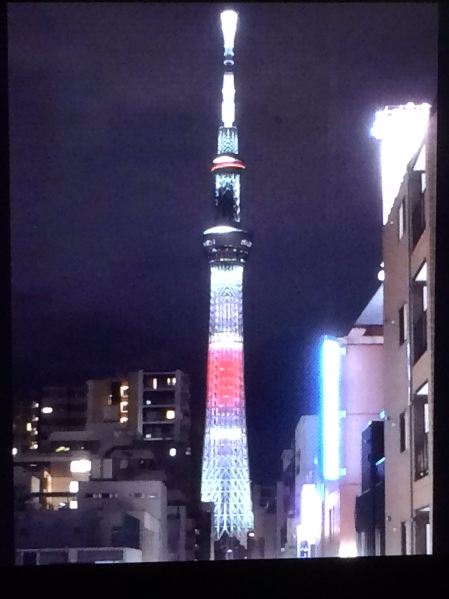 eagle_tw1029's tweet photo. 北京2022冬季オリンピック競技大会がついに終わりました。期間中大会出場するTEAM JAPANに、応援の気持ちを込めて「日本国旗」をイメージした特別ライティングを点灯していました。 https://t.co/JDr0I1cwbe