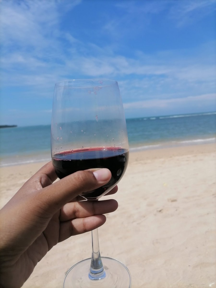 dr_RaRavii's tweet photo. The beach and Merlot
Cheers to all the negativity, insults, backstabs, gossips and accusations
I'm better and its coz of u 😎😇❤️ https://t.co/z6CkjXNCxY