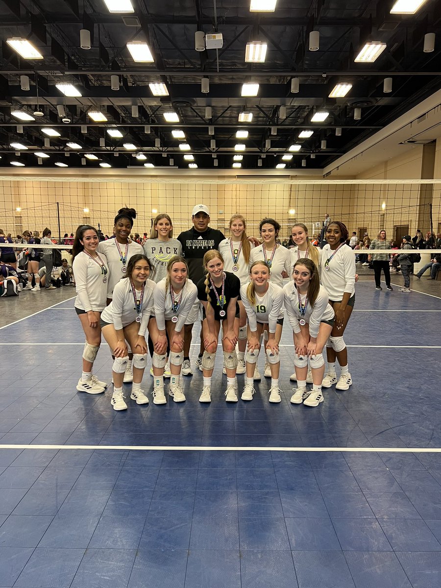 pvalufkin's tweet photo. 17s win the ‘ship in Longview at the East TX Series!! https://t.co/NB6xgO0v7H