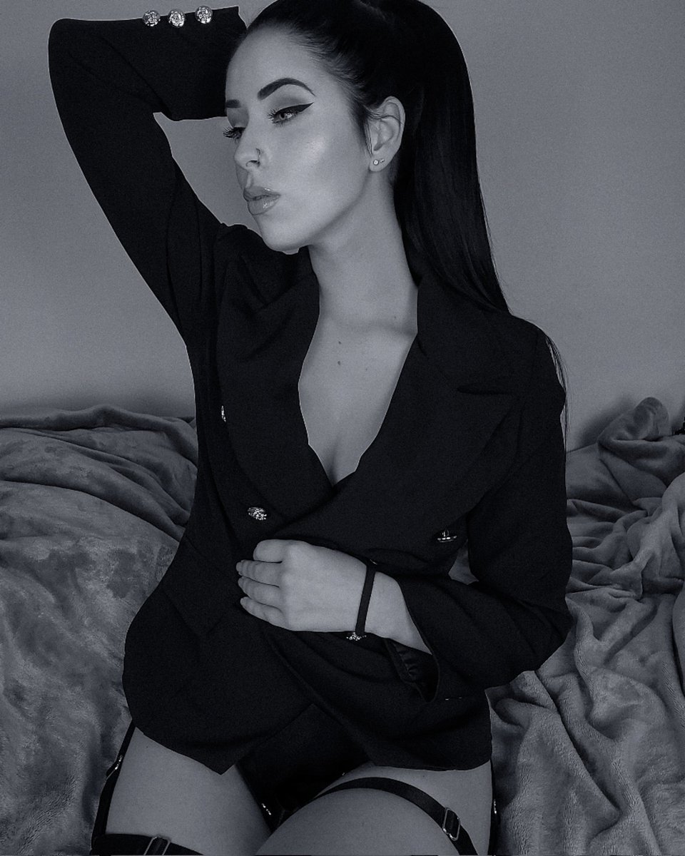 OronisW's tweet photo. One more post before my short break

#blackandwhite #lingerie #goth #gothgirl #metalhead #metalgirl https://t.co/W4FEfDheWi
