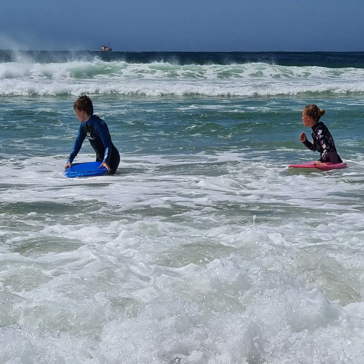 KineticHeidi's tweet photo. Sunday moments! Weekends do feel like holidays now🤗 #capestfrancis #bigdreans #familyadventures #working247 #beachlife #weekendsunshine https://t.co/gqEPMB38R0