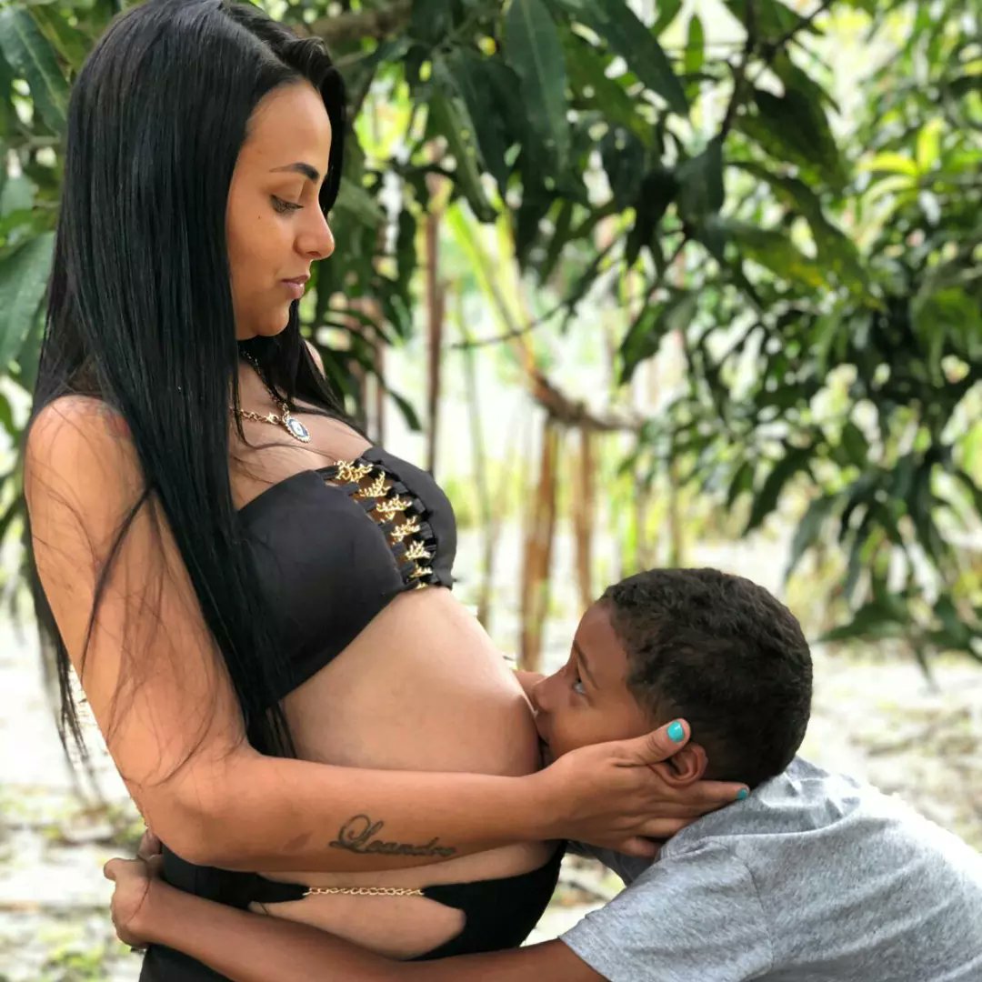 naatashamorena's tweet photo. Não planejado não significa não desejado ou não amado. Só significa que a vida sabia do que eu precisava antes mesmo que eu soubesse.
#VemmeuDAVI 👑
#Mamãeteama 😍
#Meusegundoamor 💙 https://t.co/PaitLzGvfA