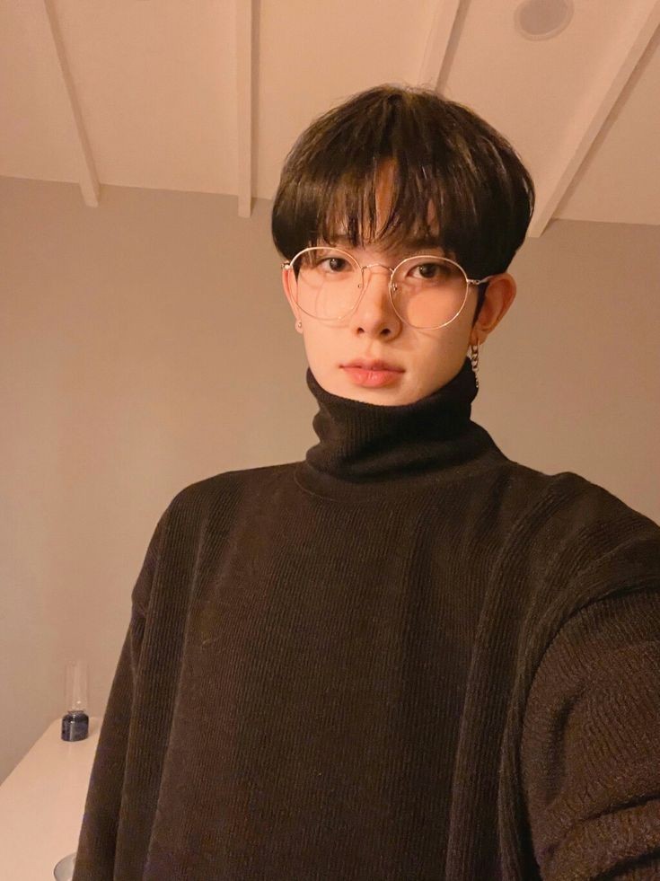 YoongiCoolYES's tweet photo. Podemos apreciar la belleza de Heeseung se ve tan unreal .Es una personita tan noble y nice! https://t.co/RbgFthEPjV