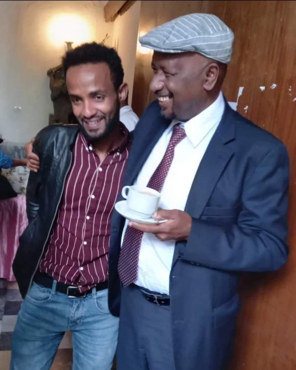 eslemanabbay's tweet photo. �� ን ስ ቃ ለ ን
ኢንጂነር ውድድ አረግሃለው፣ አልኳቸው ለመጀመሪያ ጊዜ በተገናኘንበት ወቅት
"እኔም ወድሃለው!"
በሚገርም ትህትና መለሱ ዶ/ር ኢንጂነር
ኢትዮጵያ ስታምጥ ከጎኗ የሚ��ሙ ሁሉ የተወደዱ ናቸው
#የዓባይልጅ
#gerdislighting
#GERDismydam https://t.co/KTbfP703KL