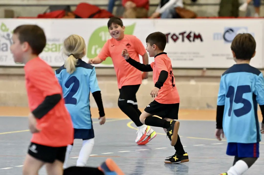 FSVilanova's tweet photo. 🏆 𝗝𝗼𝗿𝗻𝗮𝗱𝗮 𝟰 - Lliga Escolar Prebenjamí.
🔢 PREBENJAMÍ: EFSV Prebenjamí 4️⃣➖0️⃣ @daina_aeedi.
ℹ️ Resultat per parts.
#️⃣ #123Vilanova #SomEscola #EFSV #VilanovaDelCamí #FutbolSala @ceanoia @cebllob https://t.co/4joyrJq6k5