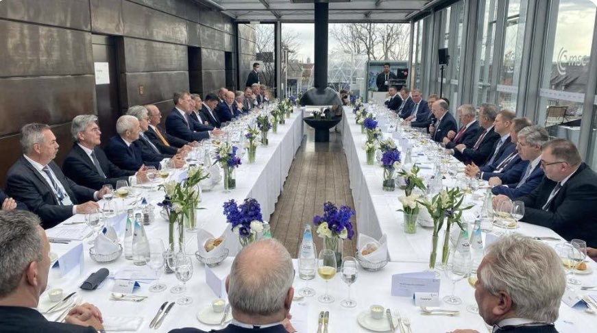 Gloria Lomana tweet media