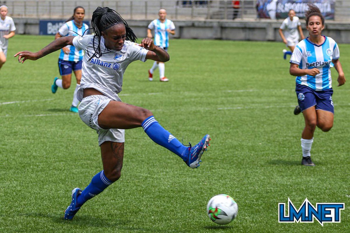 Contento con las sensaciones.
Nuevo setup para fotografiar a @MFCFem ayer para @LosMillonarios.

Ivonne Chacón (<a href="/IvonneChacon8/">Ivonne Chacon</a>) liderando la delantera de Millos.

Ⓜ️💙