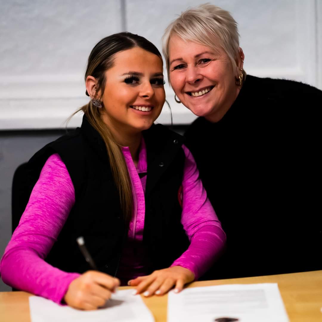 hdglobalathlete's tweet photo. ๐จ WELCOME TO HD FIGHT MANAGEMENT!
Denver-Jean Franklin-Stones is the latest athlete to join HDFM. HD Fight Management has moved into the sport of Boxing.
Denver-Jean is an Amateur Boxer, 15 years old & we believe one of the brightest female prospects in the UK.
#TeamHDFM https://t.co/7DWD643iaX