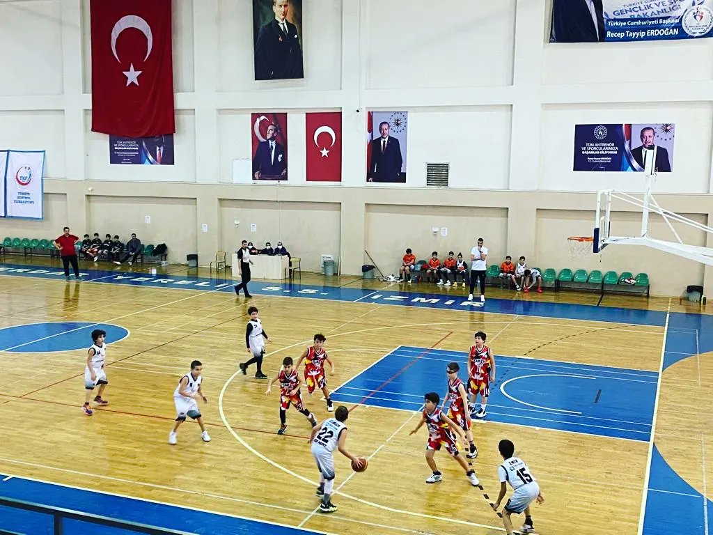 EgeAsist's tweet photo. Ege Asist U10 takımımız üst ligde dün Takev ile karşılaştı. Baştan sona çok keyifli ve çekişmeli geçen müsabakada galip gelen taraf biz olduk.👏🏻🏀💪🏻⛹🏼

#EgeAsist #gelecegeasist #basketbol #takım #mücadele #galibiyet https://t.co/1yDopnL7U5