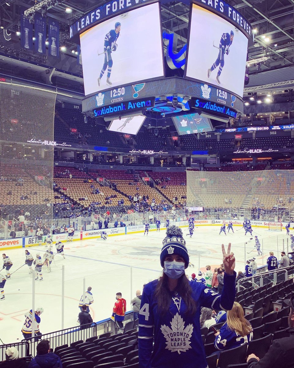 PamelaGarciaPul's tweet photo. #livinmybestlife developing my graft harvesting, tunnel making + scoping skills by βοΈ whilst #saturdaynightintoronto and #leafsforever by π#GoLeafsGo
#bucketlist #orthopaedicsportsmedicinefellowship #looklikeasurgeon #adventureofalifetime
#ortho #pgportho https://t.co/41s5JkoQSI