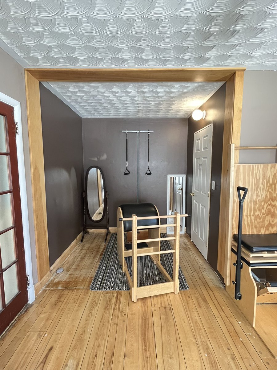 pilates07's tweet photo. New phone = new camera = must take new photos. Four favs of many shots 😍 #pilates #homestudio #oldhome #newphone #iphone13 #fredericton #frederictonnorth #frederictonnb https://t.co/xCzCeKHexA