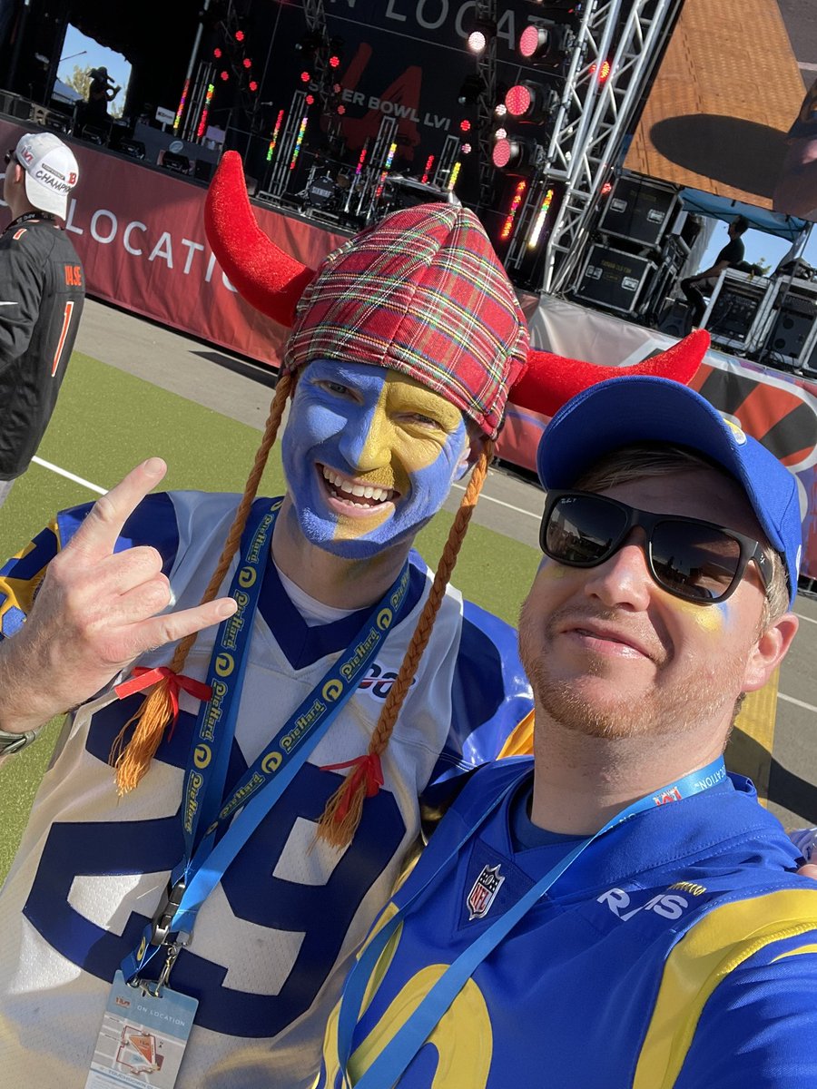 Tom_Sloan's tweet photo. 1 week on… The best 2 weekends ever..travelling back and forth from the UK to see the Rams beat the 49ers in the NFCCG and then to see us win it all in LA, in Super Bowl LVI! Memories that will last forever with Ramily I’ll love forever 💙💛🐏🤘🏻#RamsHouse @RamsNFL #RunItBack https://t.co/eYNTbA111P